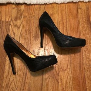 Black BCBG croc heels!
